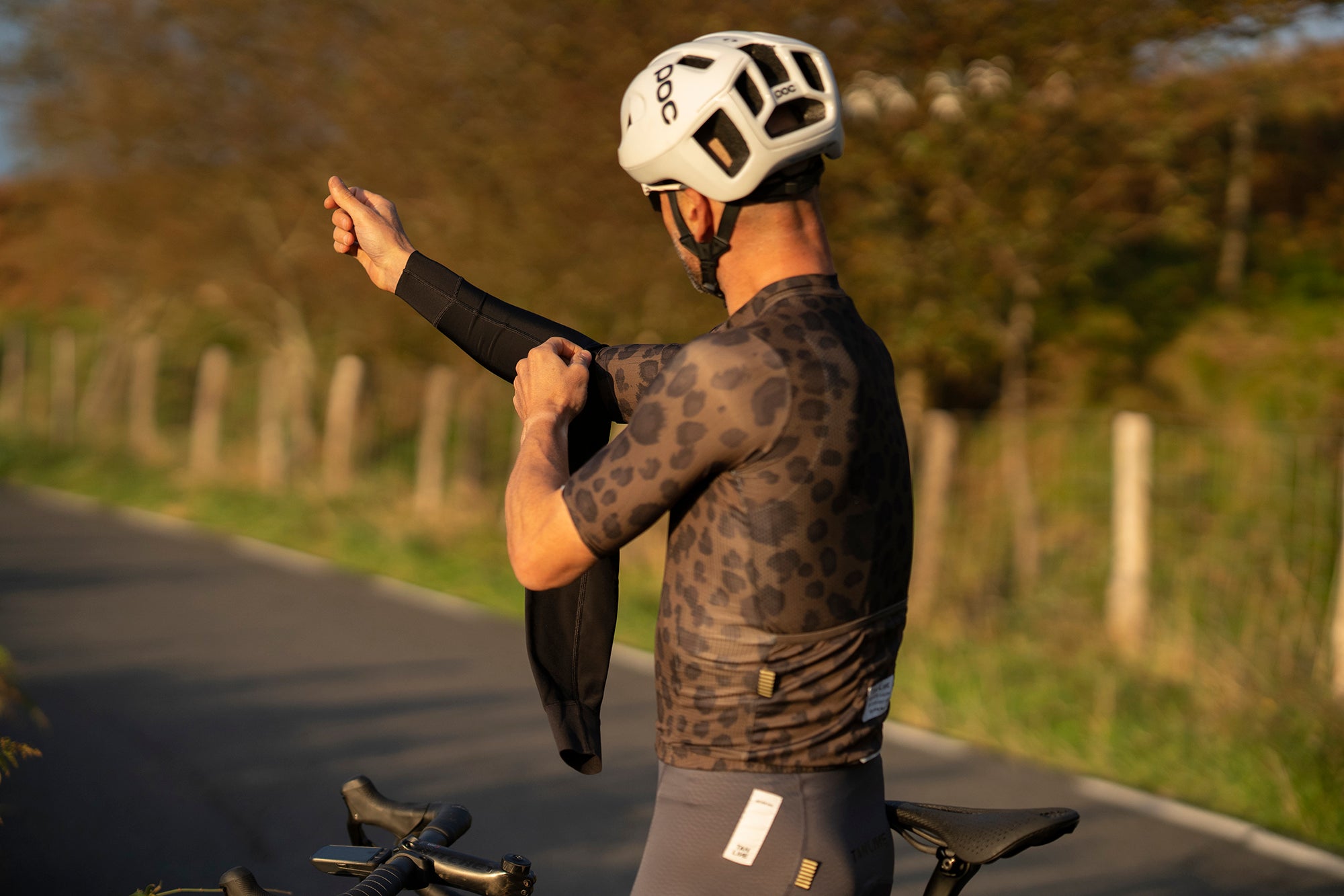 Pass Arm Warmers ~ Black